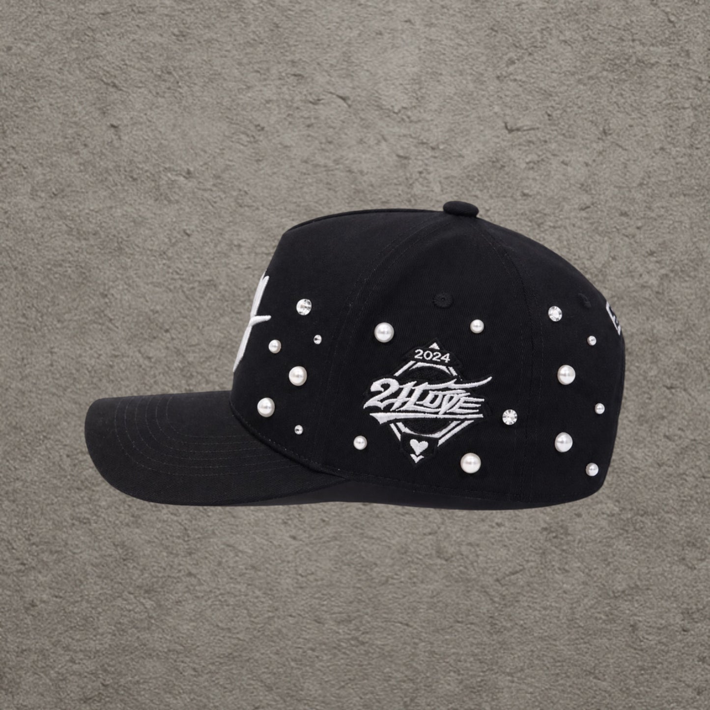21 Love Worldwide Pearl Cap Black