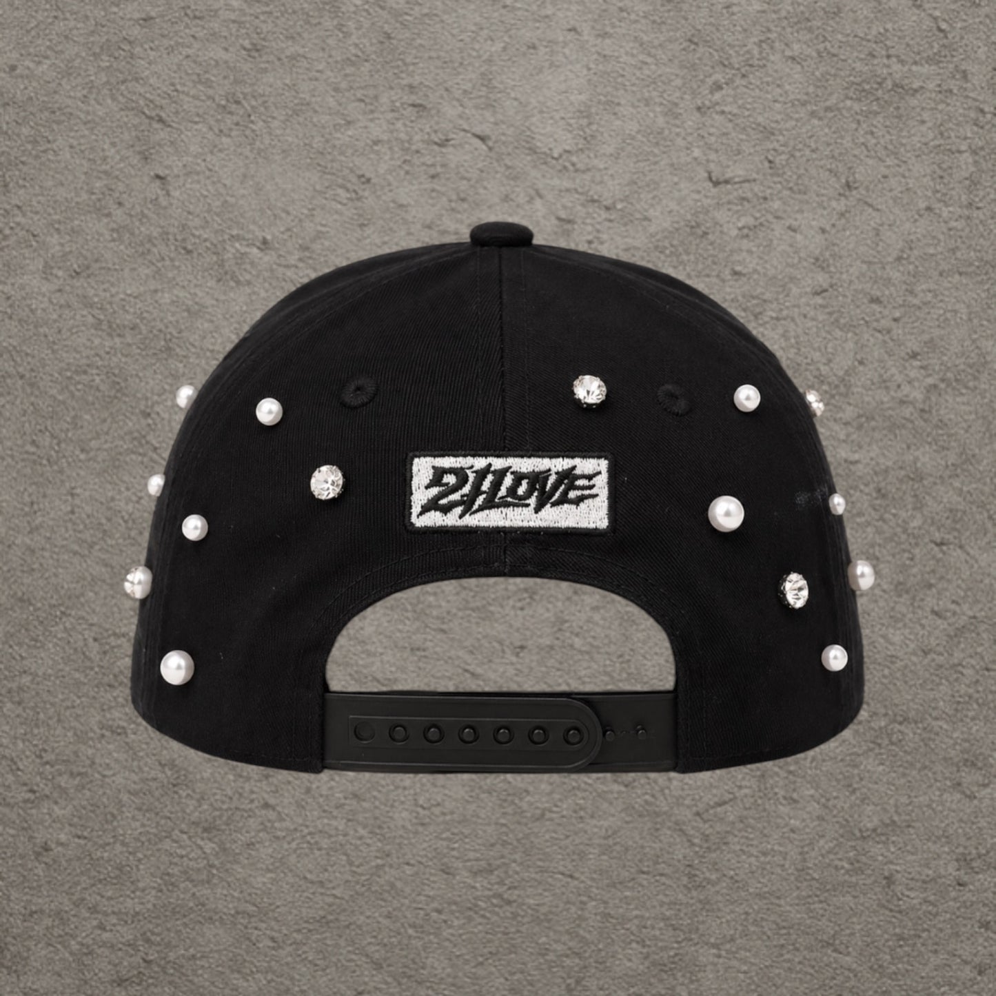 21 Love Worldwide Pearl Cap Black