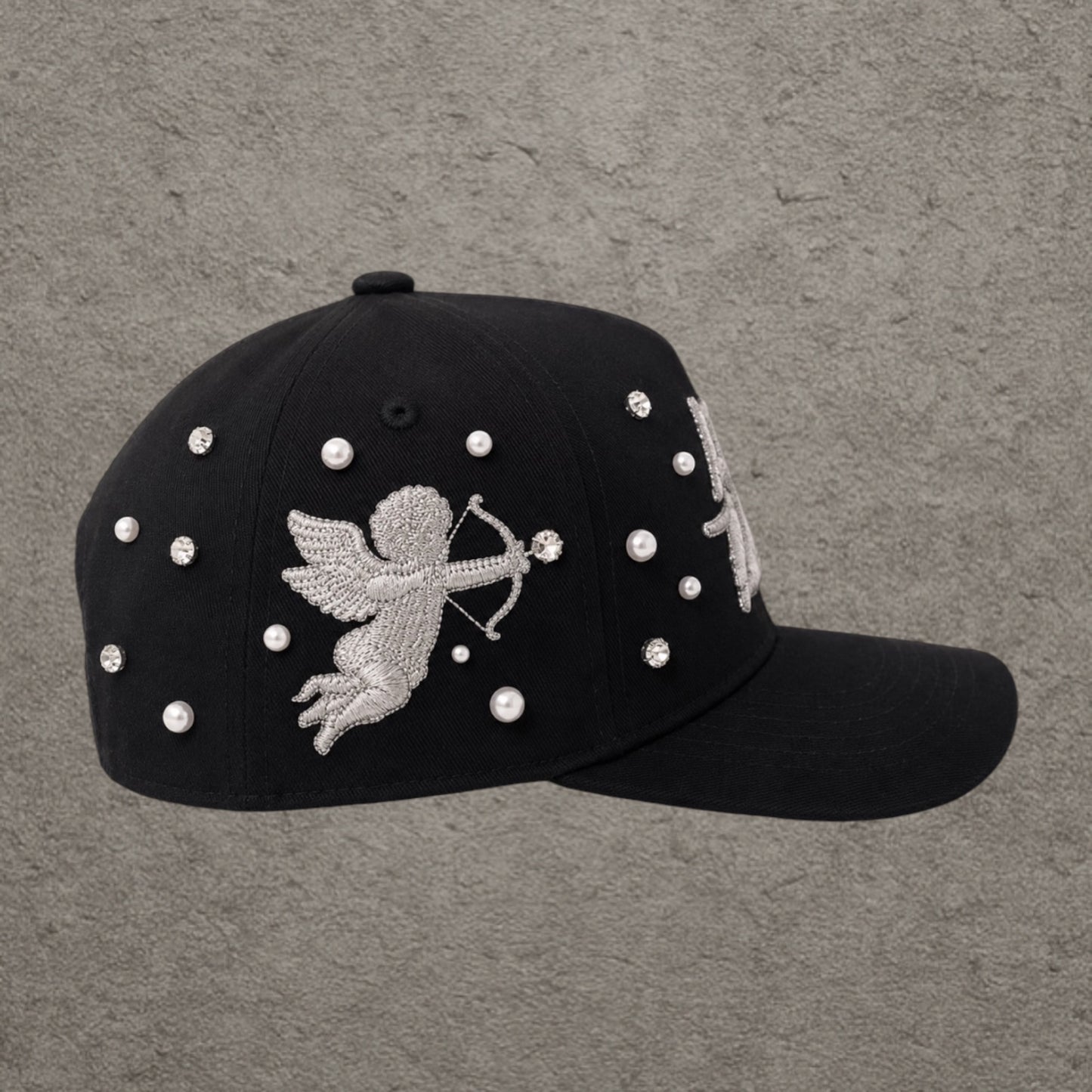 21 Love Worldwide Pearl Cap Black